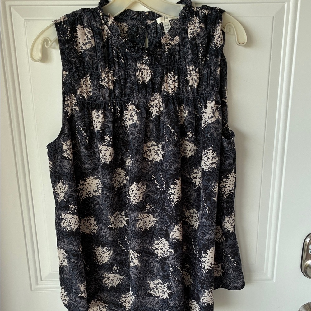 Joie Black & White Floral Smocked Neck Sleeveless Camisole